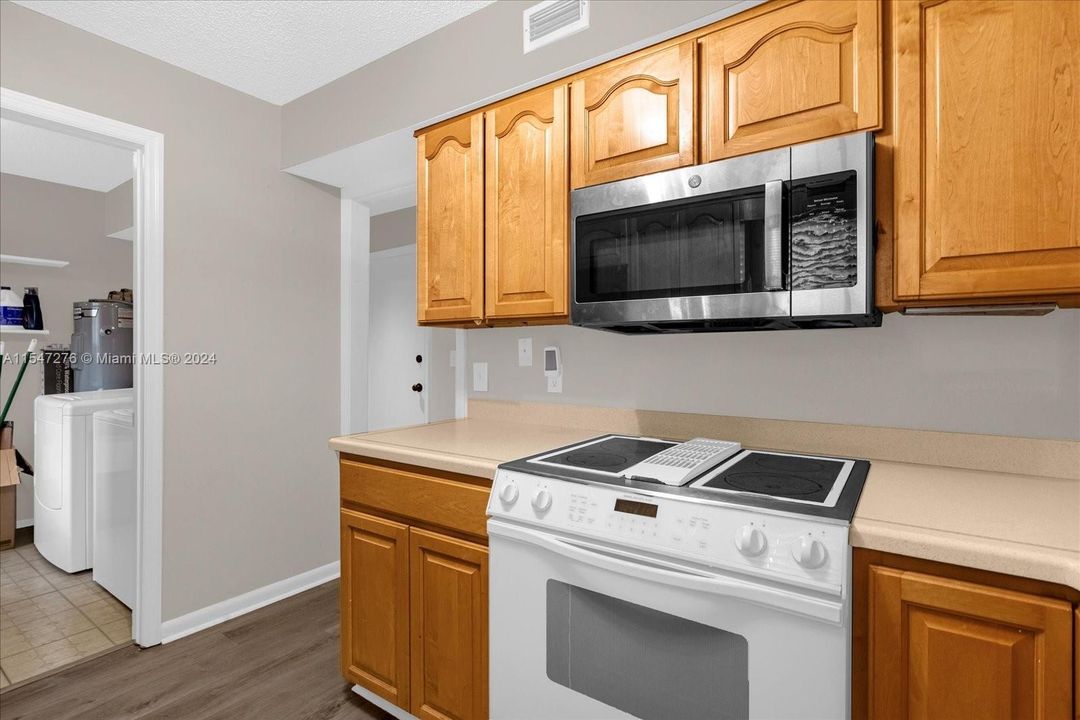 Active With Contract: $189,900 (2 beds, 2 baths, 0 Square Feet)