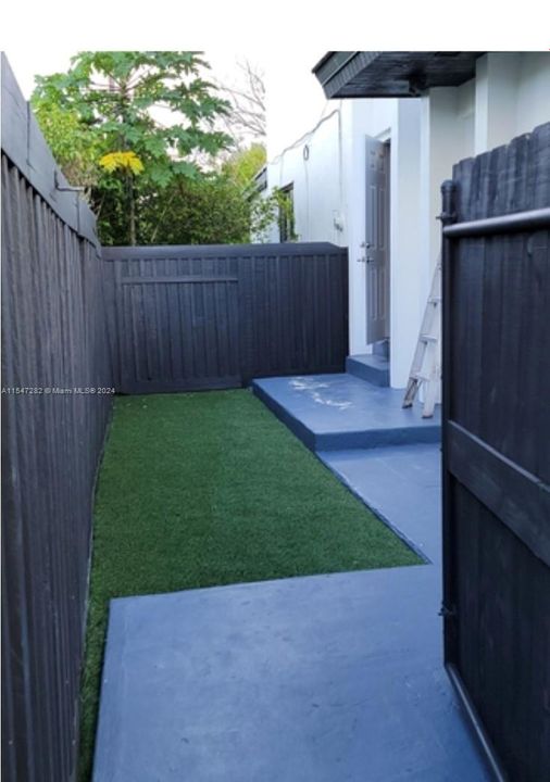 Недавно арендовано: $2,200 (2 спален, 1 ванн, 900 Квадратных фут)