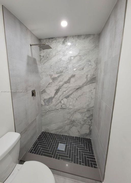 Недавно арендовано: $2,200 (2 спален, 1 ванн, 900 Квадратных фут)