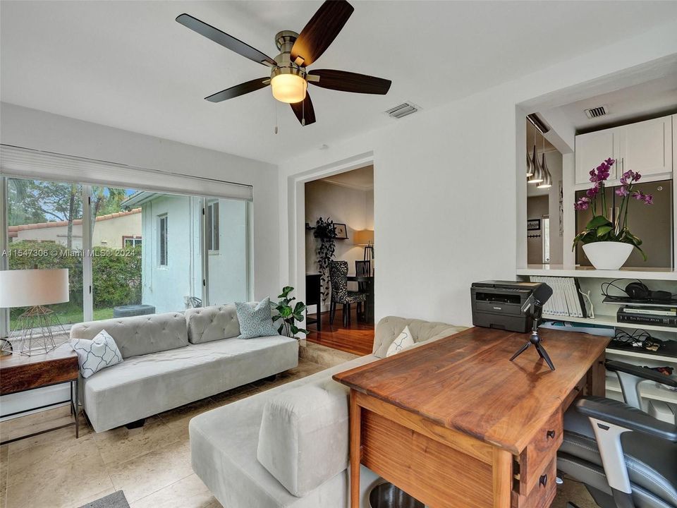 Active With Contract: $1,100,000 (3 beds, 2 baths, 1403 Square Feet)