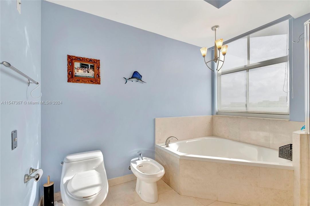 待售: $1,395,000 (3 贝兹, 2 浴室, 1833 平方英尺)