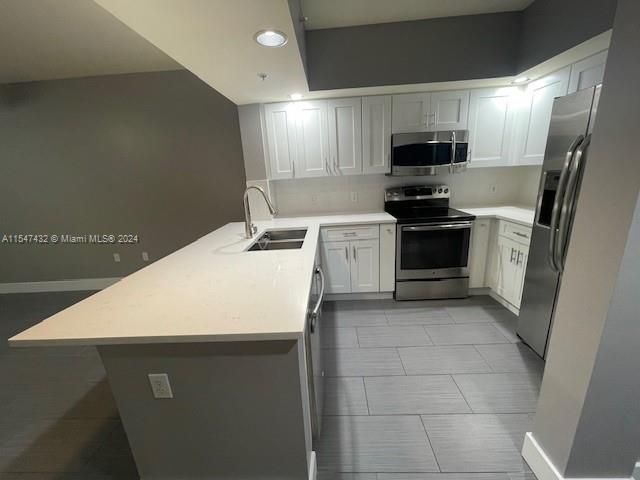 Recently Rented: $2,850 (1 beds, 1 baths, 835 Square Feet)