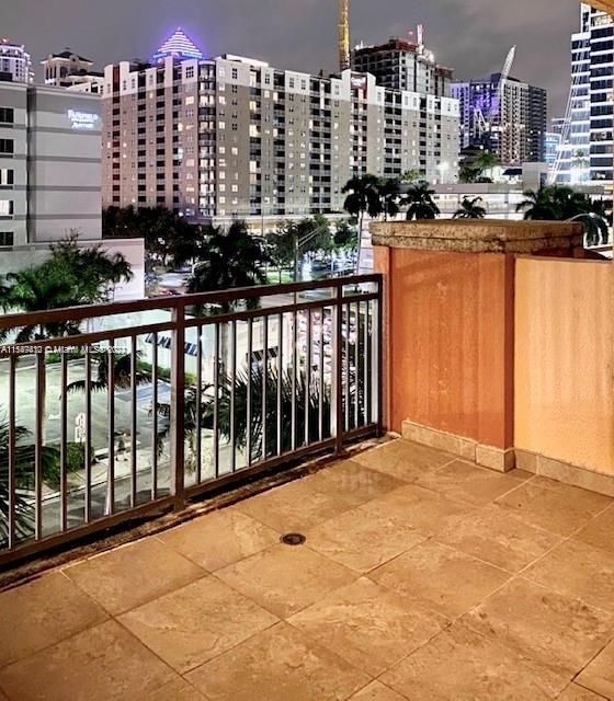 Recently Rented: $2,850 (1 beds, 1 baths, 835 Square Feet)