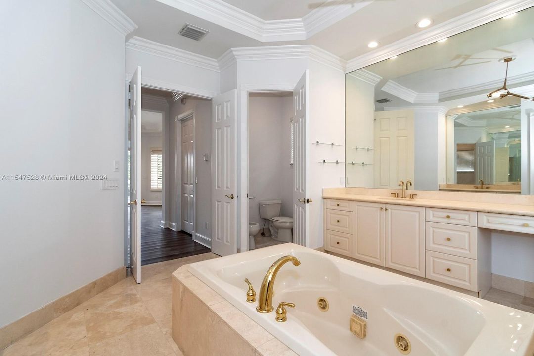 Недавно арендовано: $10,500 (4 спален, 3 ванн, 2713 Квадратных фут)