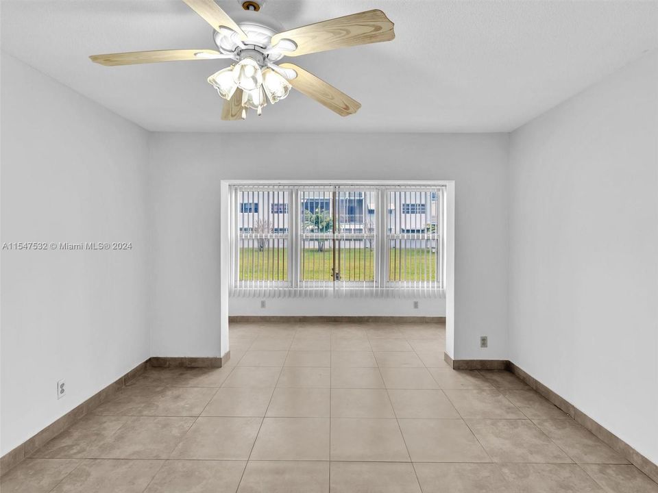 Recently Sold: $203,000 (2 beds, 2 baths, 909 Square Feet)