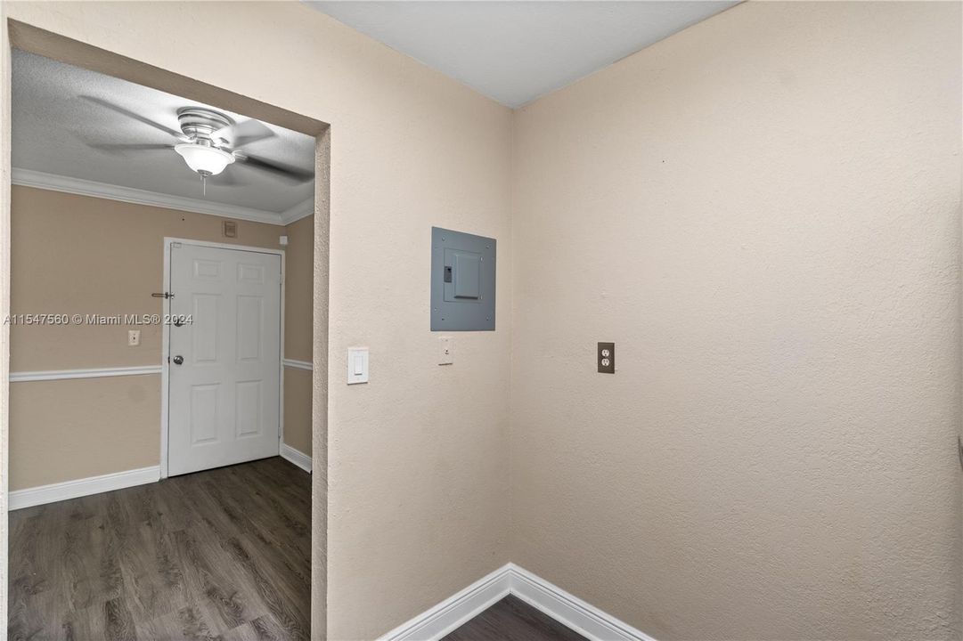 Recently Rented: $23,400 (1 beds, 1 baths, 760 Square Feet)