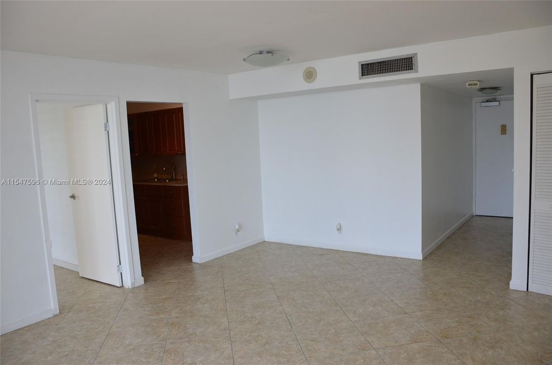 Vendido Recientemente: $399,000 (1 camas, 1 baños, 602 Pies cuadrados)