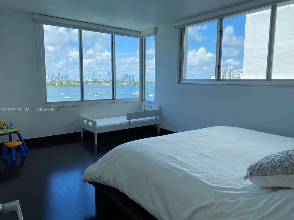 Recently Rented: $4,350 (2 beds, 2 baths, 1071 Square Feet)