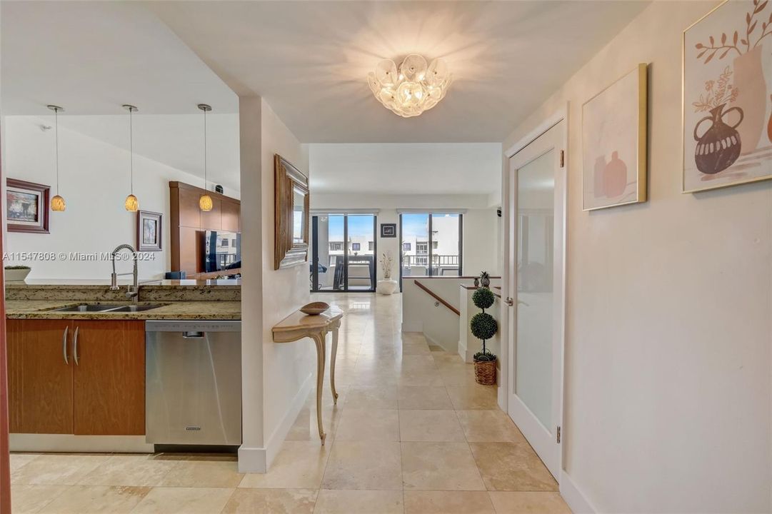 Active With Contract: $1,787,000 (2 beds, 3 baths, 1851 Square Feet)