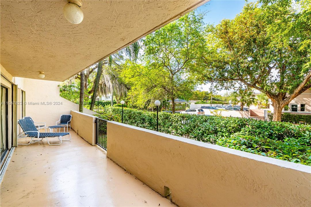 For Sale: $590,900 (2 beds, 2 baths, 1024 Square Feet)