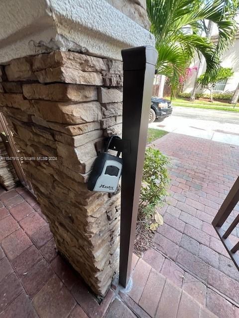 Recently Rented: $2,850 (4 beds, 2 baths, 1734 Square Feet)