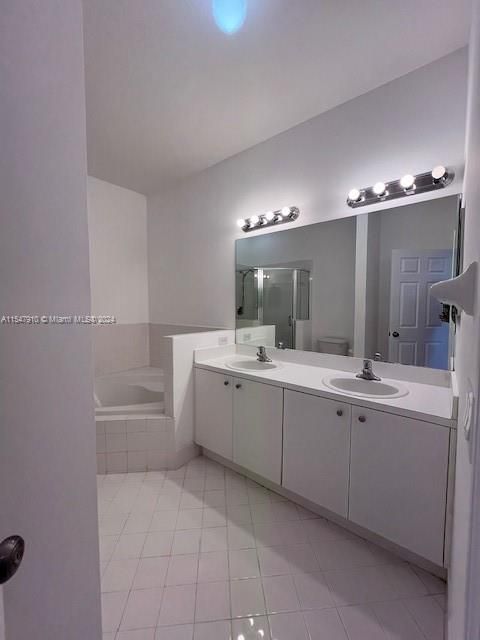 Recently Rented: $2,850 (4 beds, 2 baths, 1734 Square Feet)