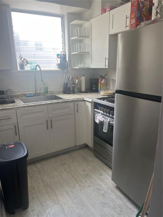 For Sale: $225,000 (1 beds, 1 baths, 406 Square Feet)