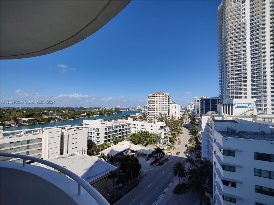 For Sale: $989,900 (2 beds, 2 baths, 1340 Square Feet)