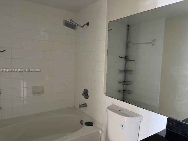 Recently Rented: $2,550 (2 beds, 2 baths, 979 Square Feet)