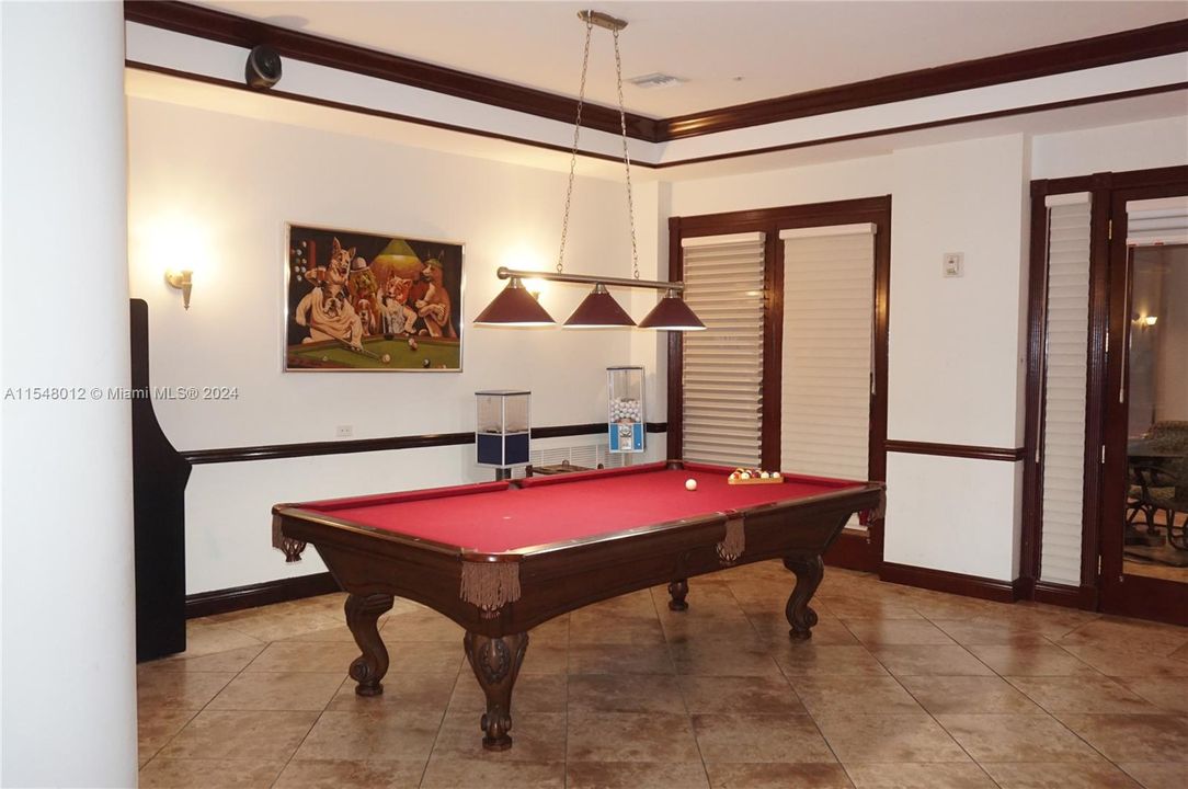 Recently Rented: $2,550 (2 beds, 2 baths, 979 Square Feet)