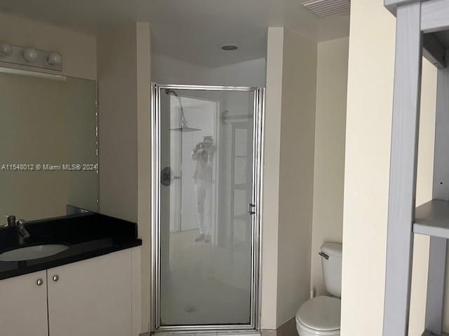 Recently Rented: $2,550 (2 beds, 2 baths, 979 Square Feet)