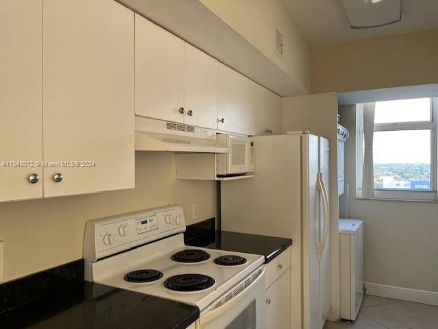 Recently Rented: $2,550 (2 beds, 2 baths, 979 Square Feet)