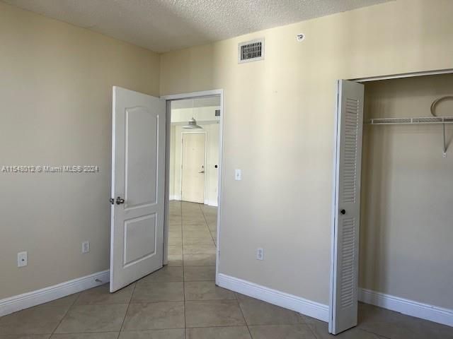 Recently Rented: $2,550 (2 beds, 2 baths, 979 Square Feet)