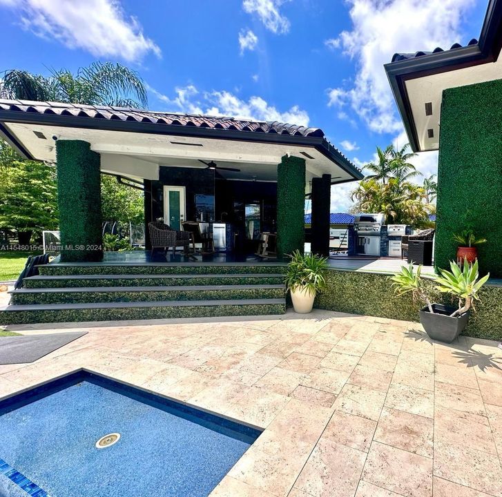 En Venta: $4,500,000 (4 camas, 4 baños, 4833 Pies cuadrados)