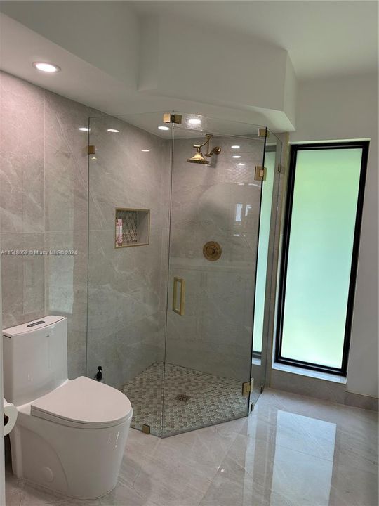 最近租的: $5,600 (3 贝兹, 2 浴室, 2301 平方英尺)