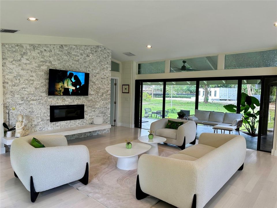 最近租的: $5,600 (3 贝兹, 2 浴室, 2301 平方英尺)