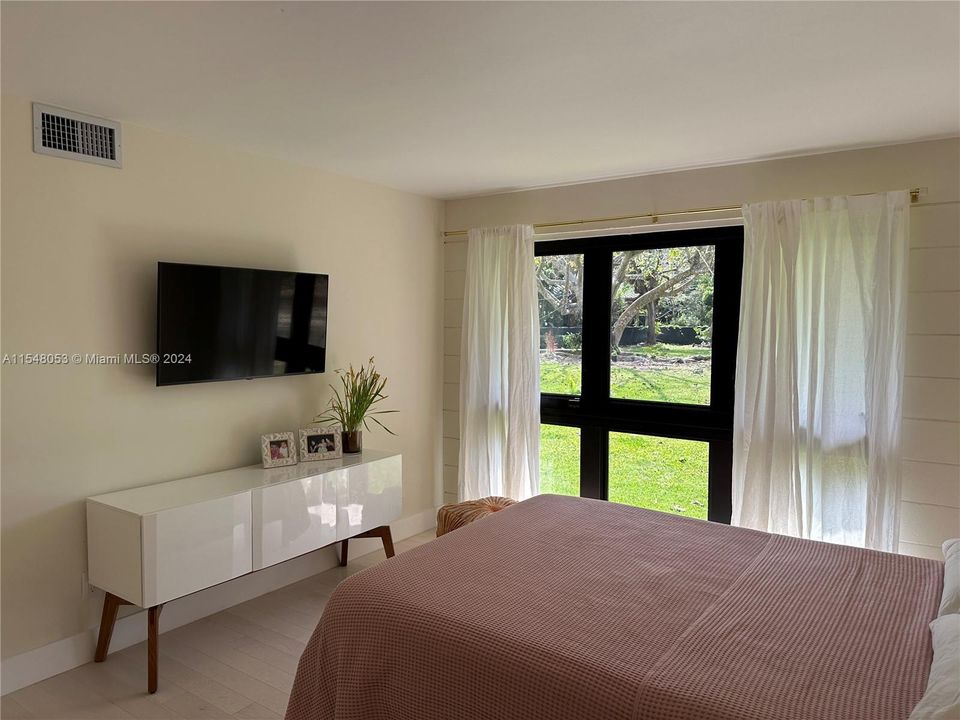 最近租的: $5,600 (3 贝兹, 2 浴室, 2301 平方英尺)