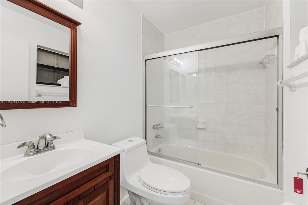 Recently Sold: $410,000 (2 beds, 2 baths, 1135 Square Feet)