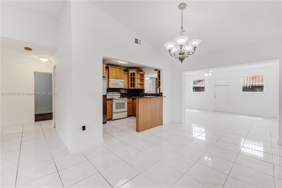 Recently Sold: $410,000 (2 beds, 2 baths, 1135 Square Feet)