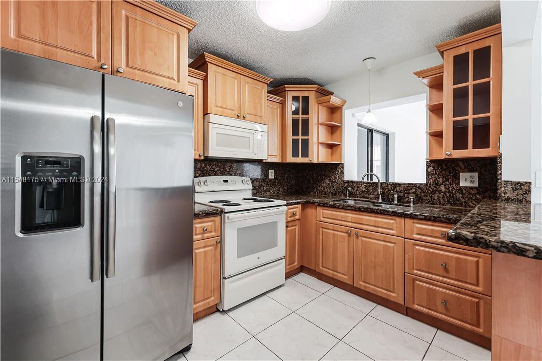 Recently Sold: $410,000 (2 beds, 2 baths, 1135 Square Feet)