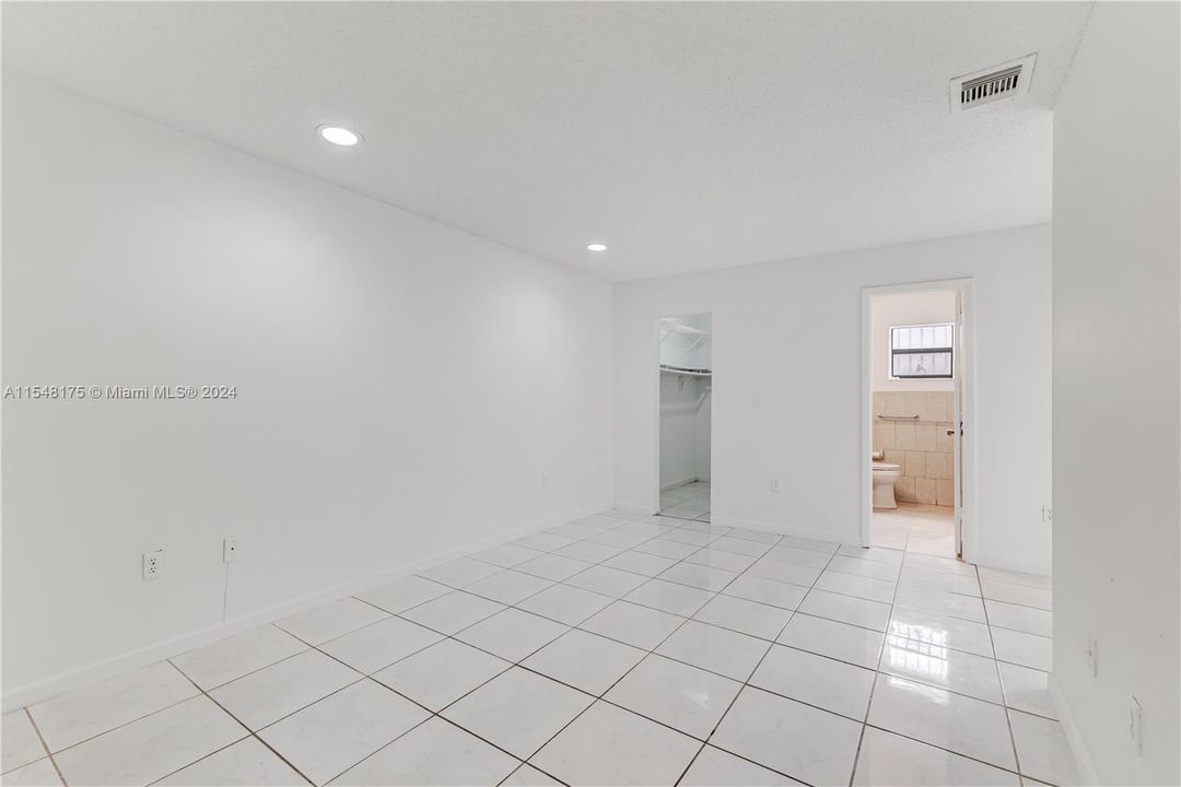 Recently Sold: $410,000 (2 beds, 2 baths, 1135 Square Feet)