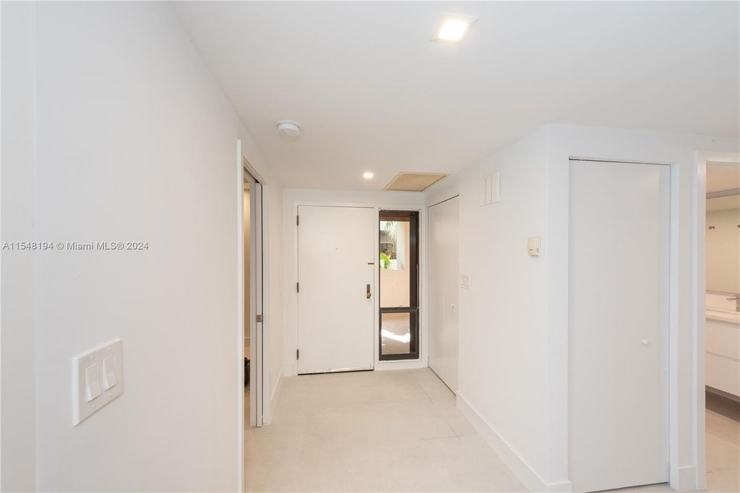 Active With Contract: $7,200 (3 beds, 2 baths, 1720 Square Feet)