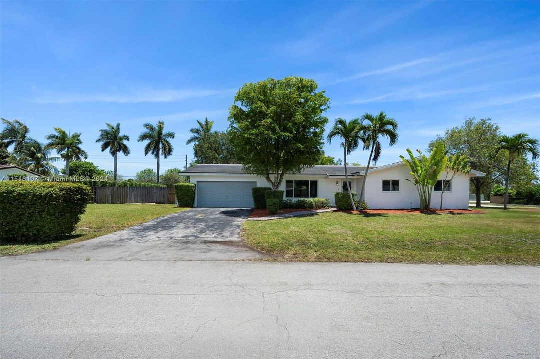 Active With Contract: $1,149,999 (5 beds, 3 baths, 2449 Square Feet)