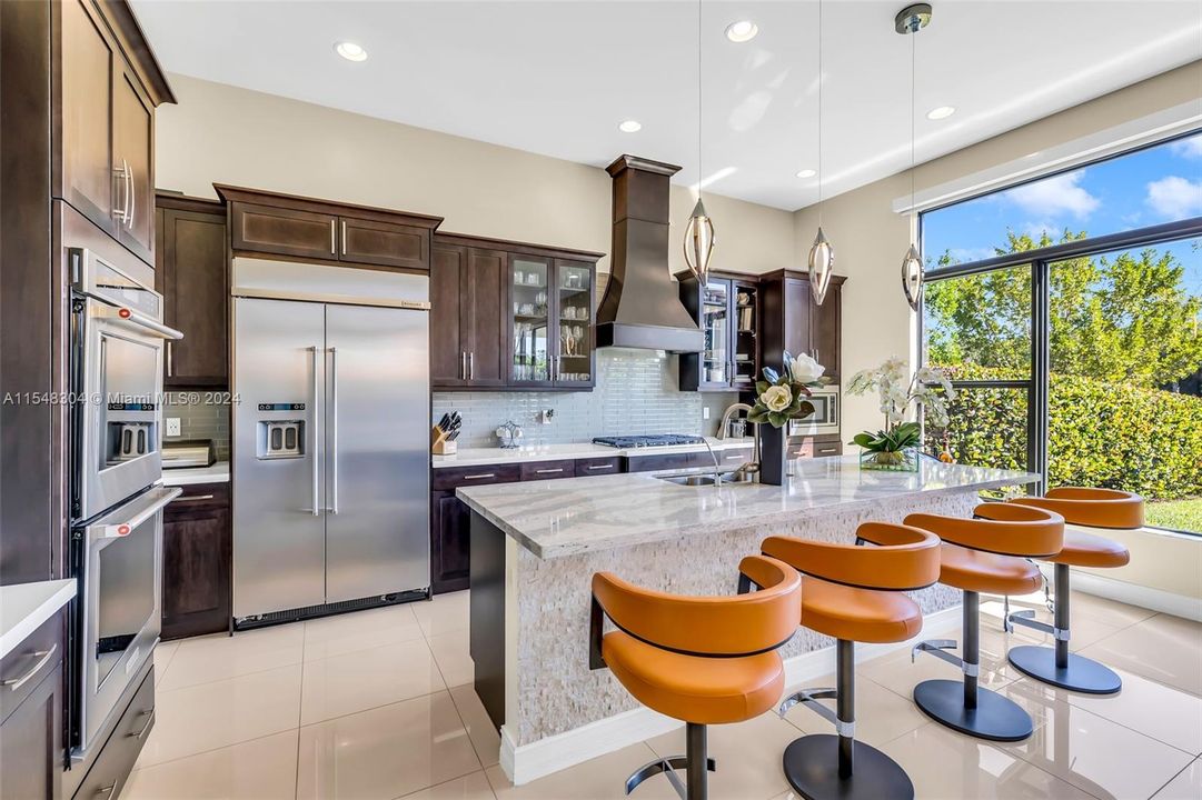 最近售出: $1,298,000 (5 贝兹, 4 浴室, 3902 平方英尺)