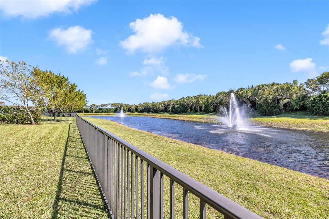 最近售出: $1,298,000 (5 贝兹, 4 浴室, 3902 平方英尺)