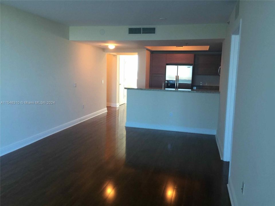 Recently Rented: $2,900 (2 beds, 2 baths, 1271 Square Feet)