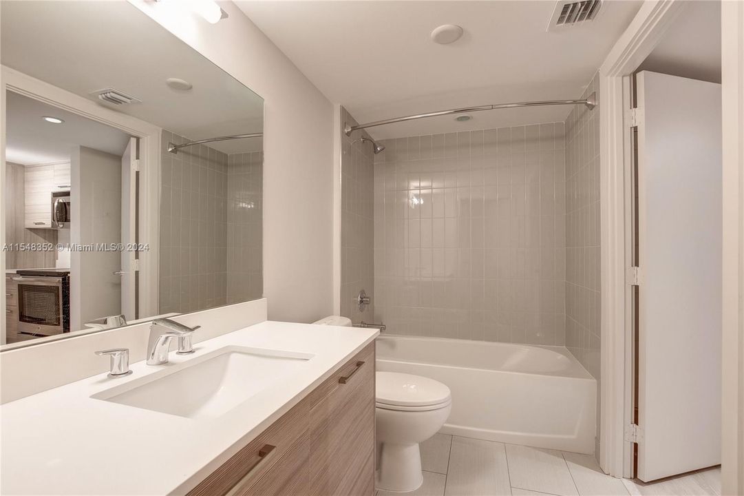 Recently Rented: $2,639 (1 beds, 1 baths, 708 Square Feet)