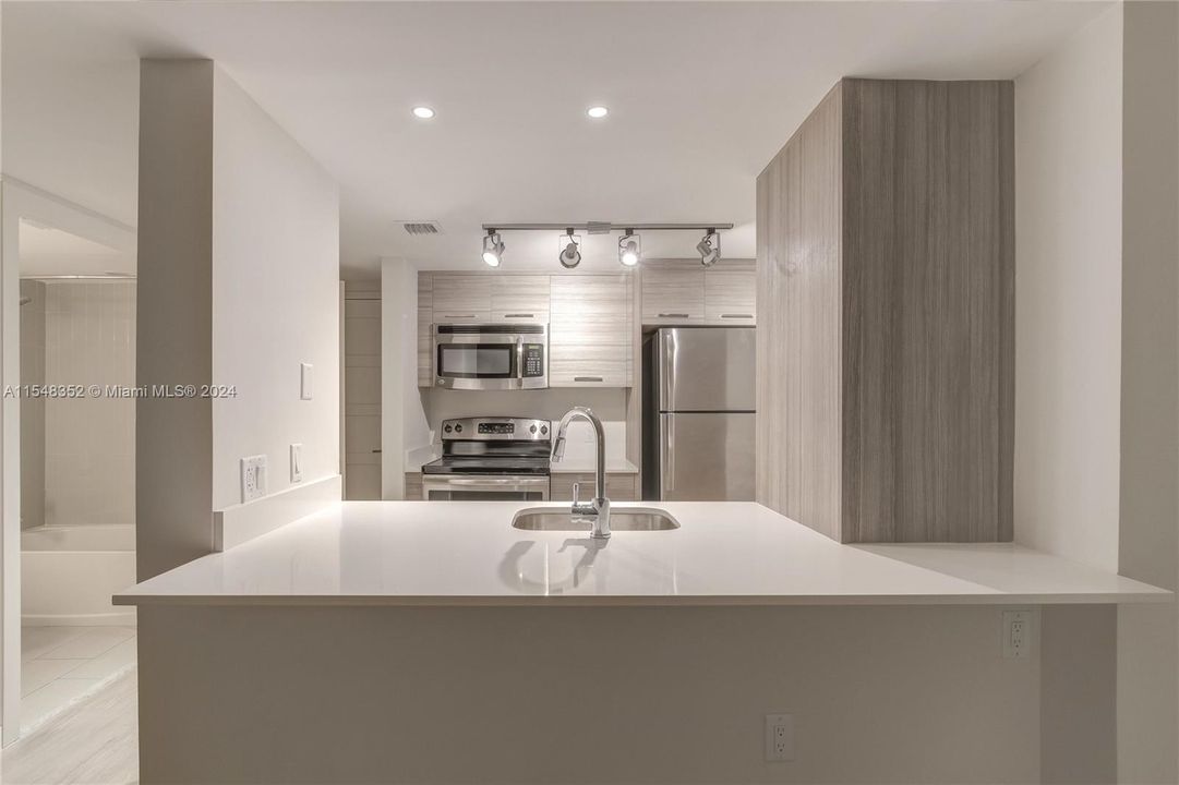 Recently Rented: $2,639 (1 beds, 1 baths, 708 Square Feet)