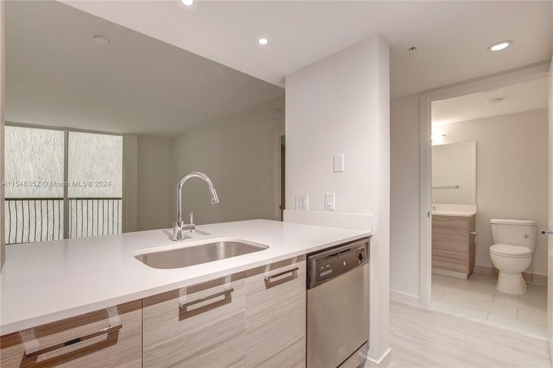 Recently Rented: $2,639 (1 beds, 1 baths, 708 Square Feet)