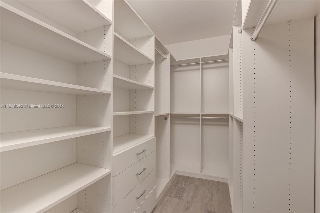 Recently Rented: $2,639 (1 beds, 1 baths, 708 Square Feet)