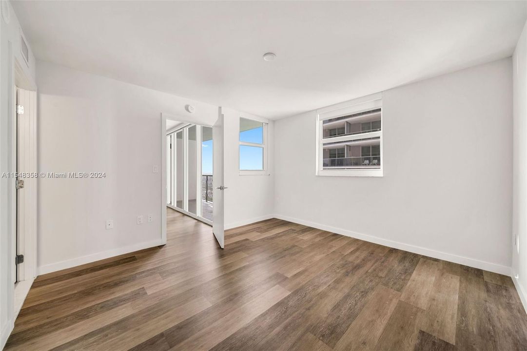 Active With Contract: $2,604 (1 beds, 1 baths, 747 Square Feet)