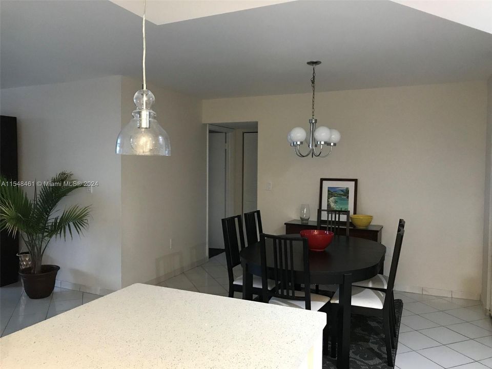 Recently Sold: $359,000 (2 beds, 2 baths, 1073 Square Feet)