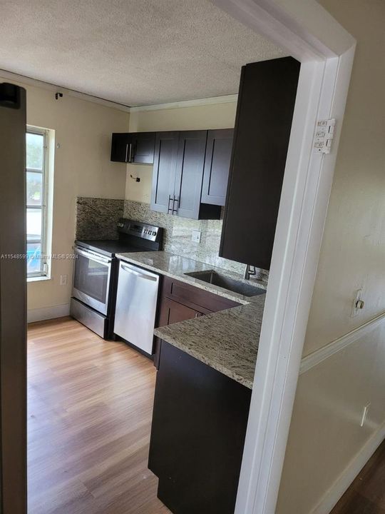 For Rent: $2,000 (2 beds, 2 baths, 1016 Square Feet)