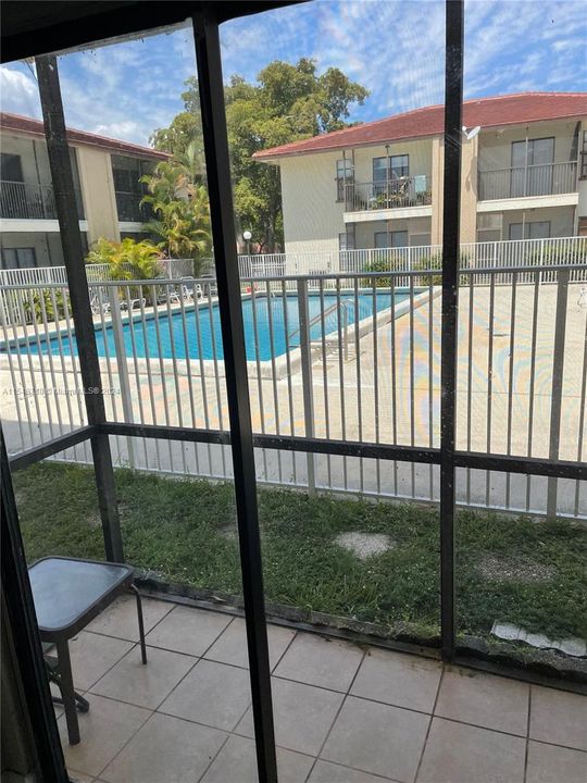 Vendido Recientemente: $205,000 (2 camas, 2 baños, 800 Pies cuadrados)