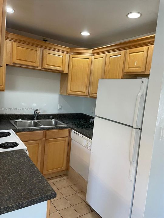 Recently Sold: $205,000 (2 beds, 2 baths, 800 Square Feet)