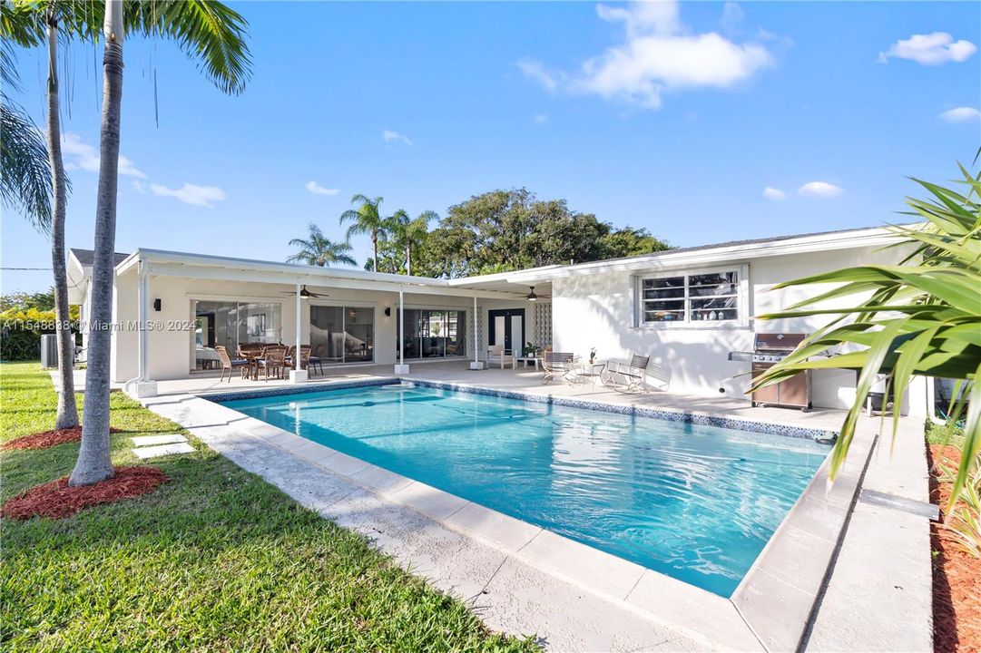 Recently Sold: $899,000 (3 beds, 2 baths, 1548 Square Feet)