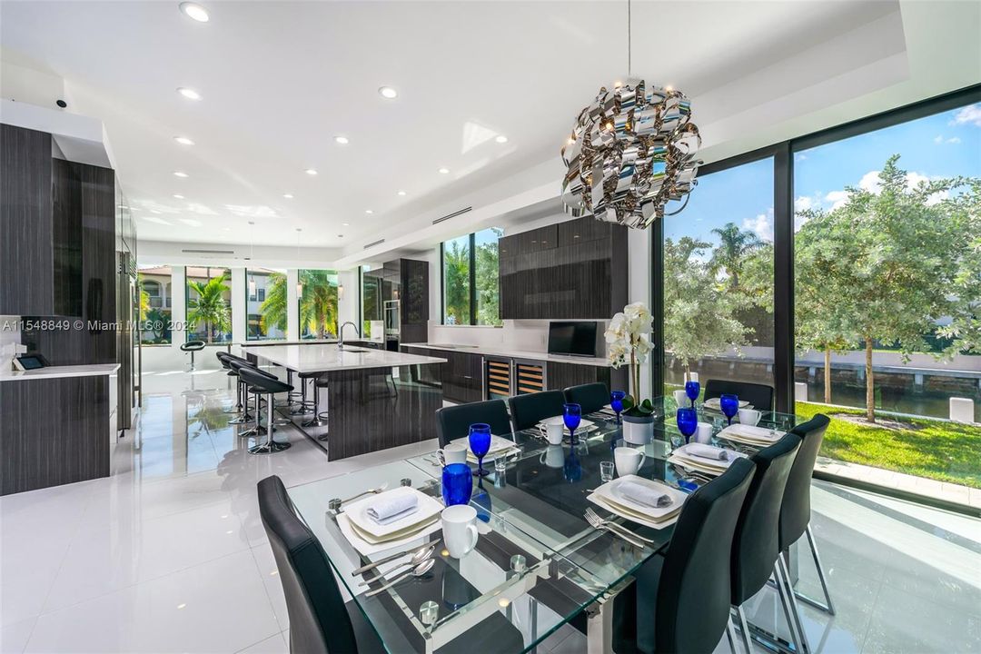 For Sale: $4,995,000 (5 beds, 6 baths, 4688 Square Feet)