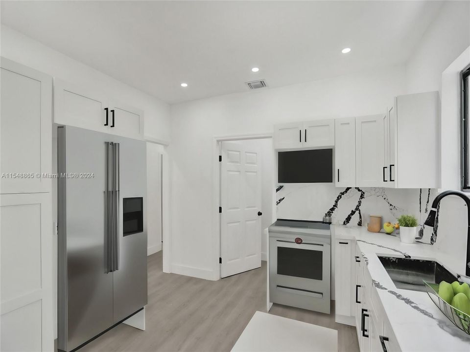 For Rent: $4,500 (3 beds, 2 baths, 1255 Square Feet)