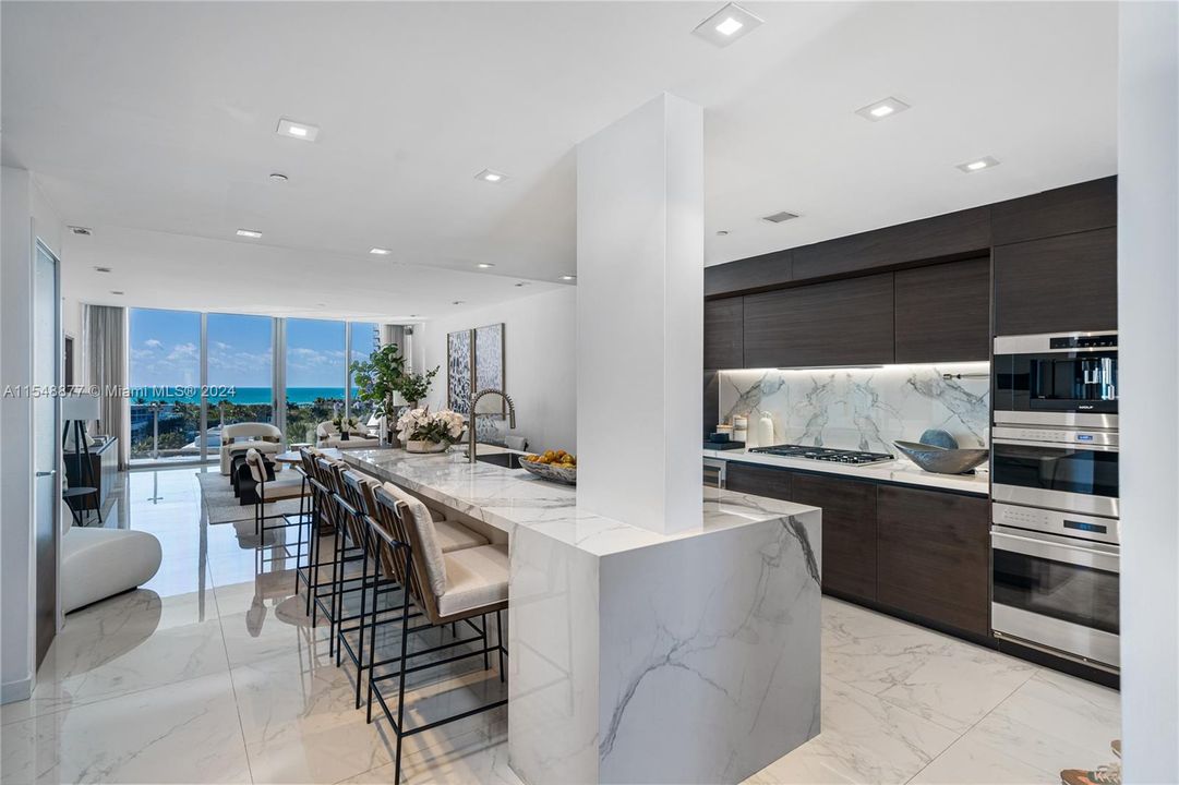 Recently Sold: $5,250,000 (3 beds, 3 baths, 1982 Square Feet)