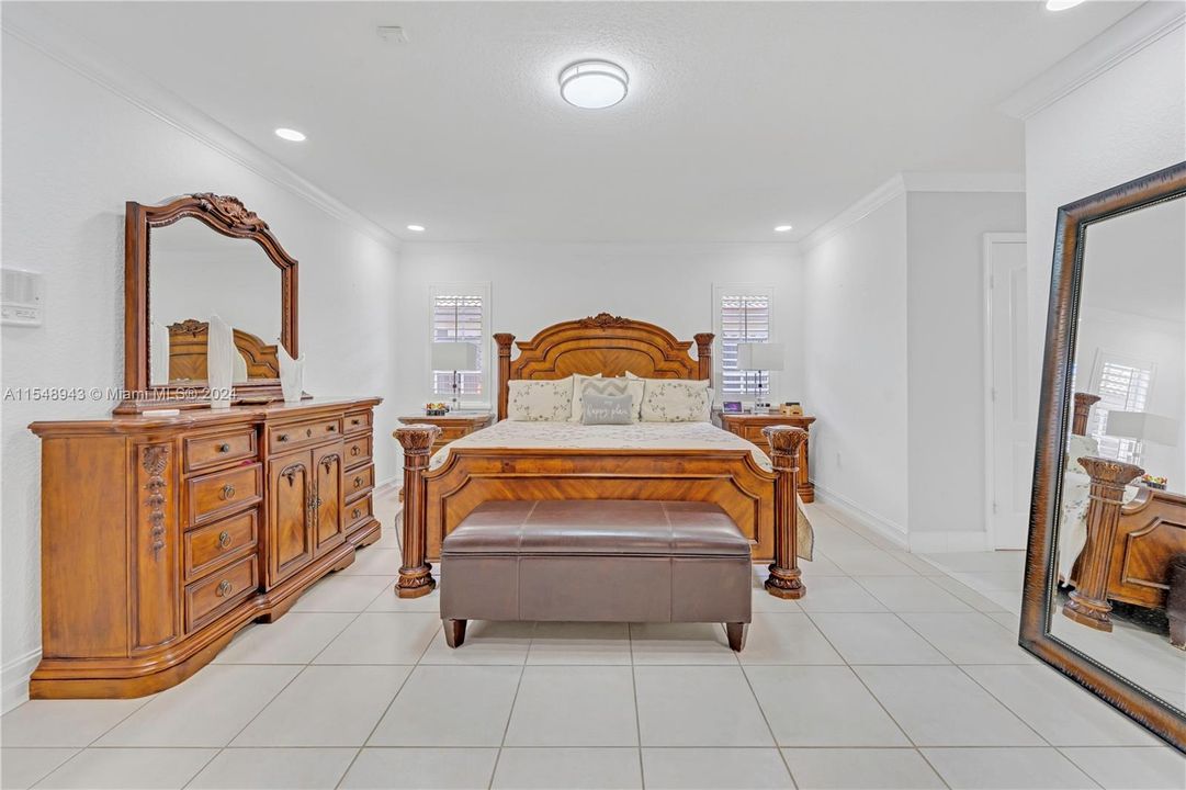 Недавно продано: $979,000 (4 спален, 2 ванн, 2255 Квадратных фут)